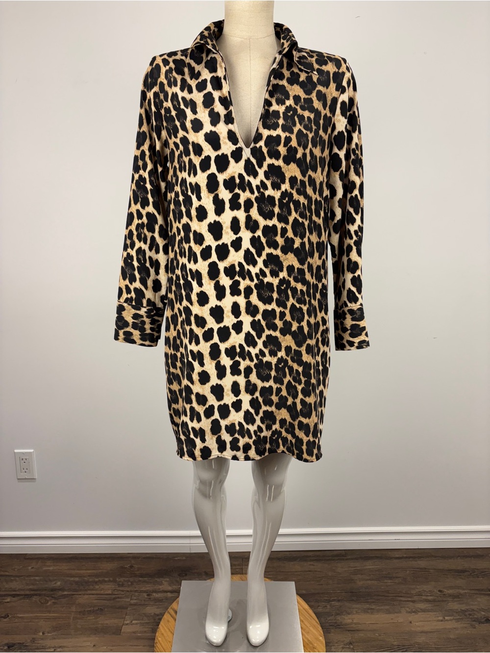 ZARA BASIC Leopard Print V-Neck Shift Shirt Dress Long Sleeve Mini XS